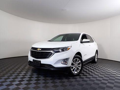 Used 2020 Chevrolet Equinox LT image 2