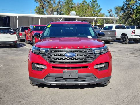 Used 2022 Ford Explorer XLT w/ Equipment Group 202A image 2