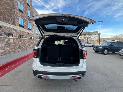 Used 2017 Ford Explorer Platinum image 26