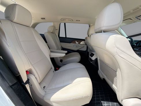 Used 2021 Mercedes-Benz GLS 450 4MATIC image 17