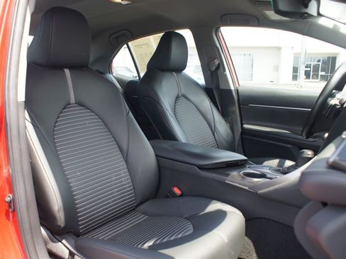 Used 2023 Toyota Camry SE FWD image 18