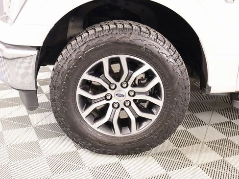 Used 2022 Ford F150 Lariat w/ Trailer Tow Package image 18