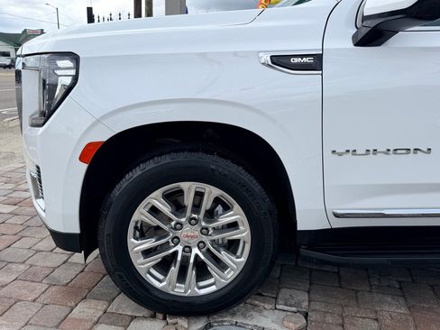 Used 2023 GMC Yukon XL SLT AWD/4WD image 11