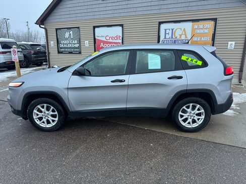 Used 2014 Jeep Cherokee Sport w/ Cold Weather Group image 8