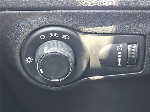 Used 2018 Jeep Compass Sport AWD/4WD image 12
