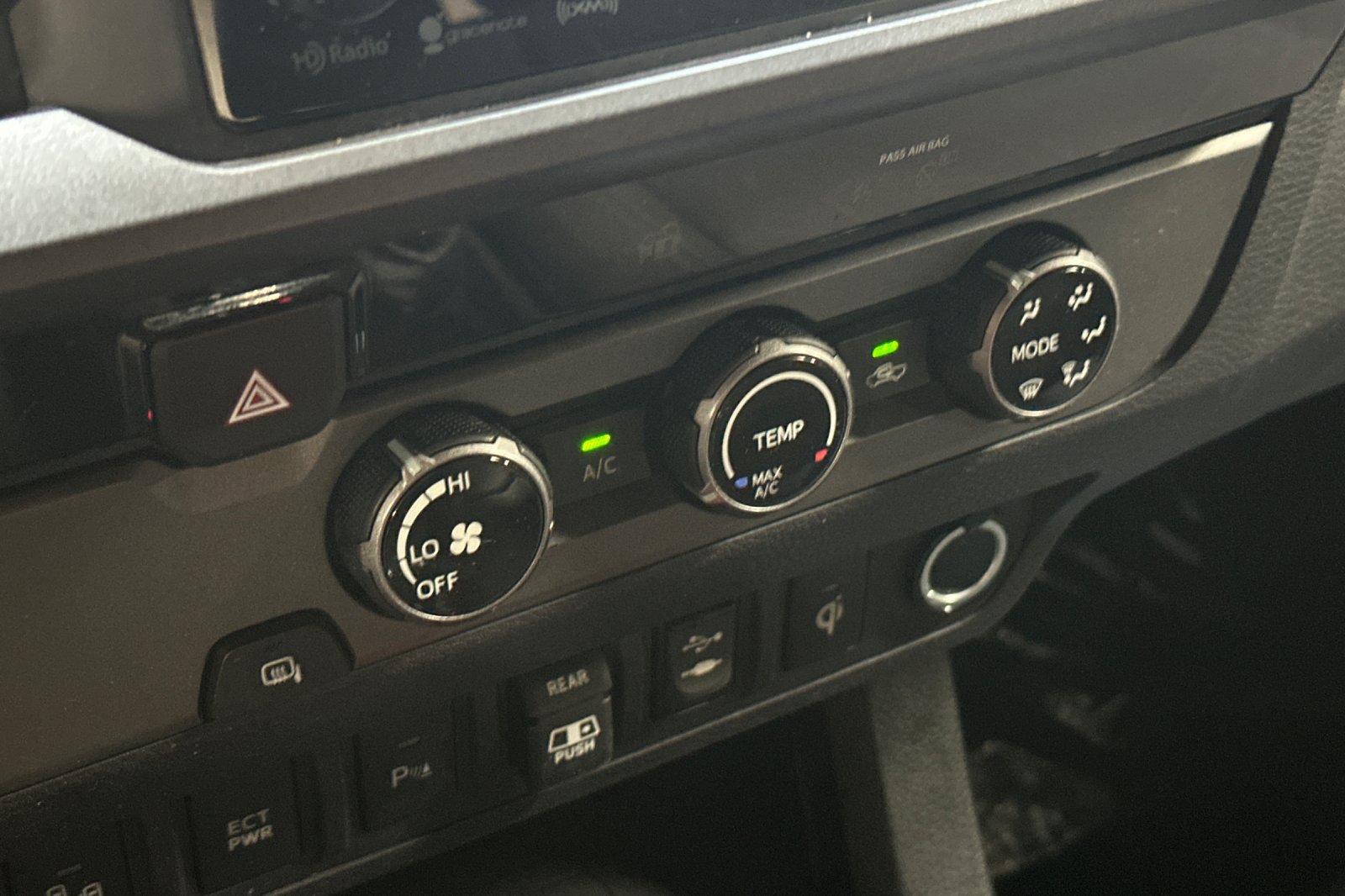 Used 2018 Toyota Tacoma TRD Sport w/ Technology Package RWD image 21
