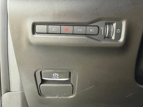 Used 2024 Jeep Wagoneer Launch Edition AWD/4WD image 30