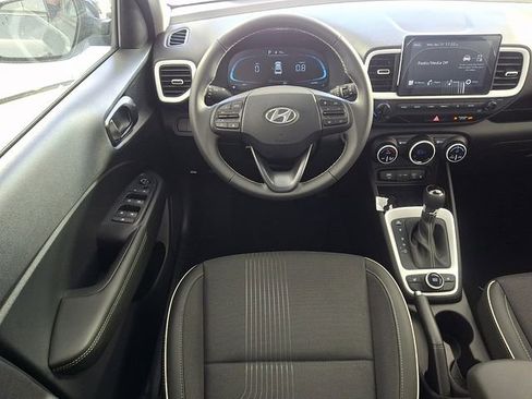 New 2026 Hyundai Venue SEL FWD image 9