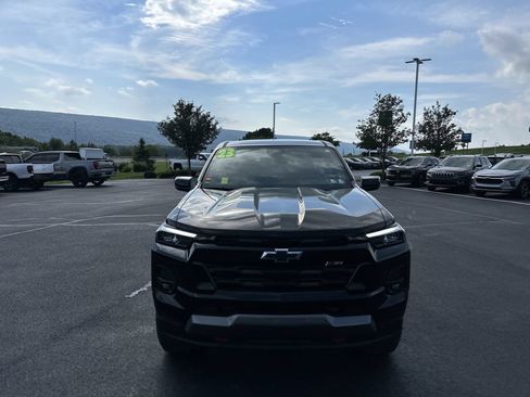 Used 2023 Chevrolet Colorado Z71 w/ Z71 Convenience Package 2 AWD/4WD image 2