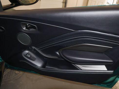 Used 2023 Aston Martin V8 Vantage Roadster RWD image 43