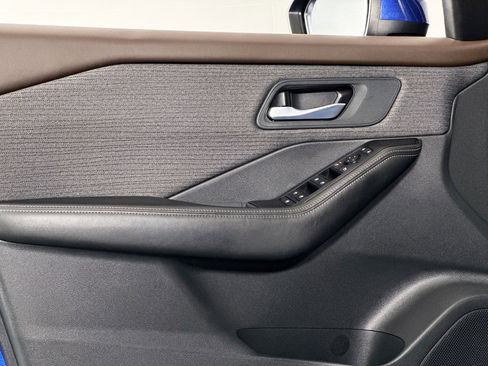 Used 2022 Nissan Rogue SV image 17