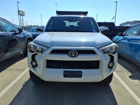 Used 2016 Toyota 4Runner SR5 RWD image 3
