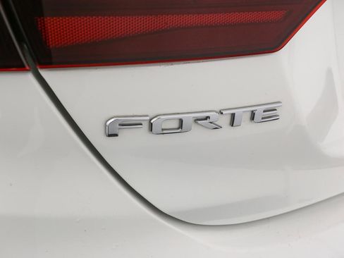 Used 2019 Kia Forte LXS image 10