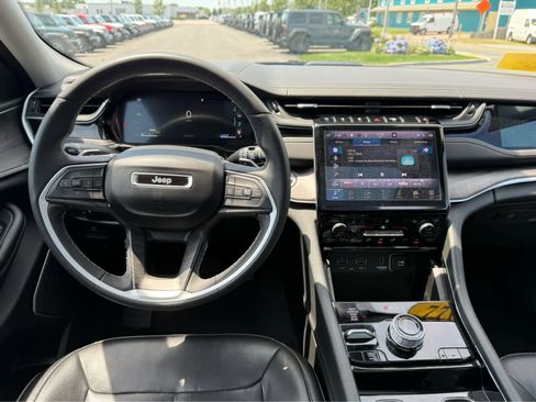 Used 2022 Jeep Grand Cherokee Limited 4xe image 14