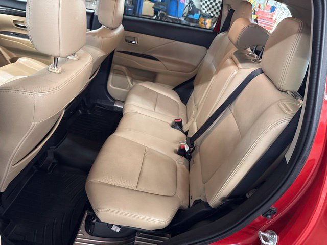 Used 2018 Mitsubishi Outlander SEL AWD/4WD image 21