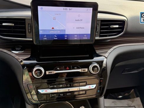 Used 2022 Ford Explorer Limited w/ Equipment Group 301A AWD/4WD image 15