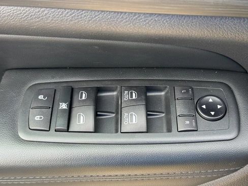 Used 2021 Jeep Grand Cherokee Laredo X AWD/4WD image 16