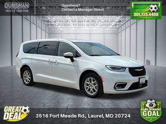 Used 2023 Chrysler Pacifica Touring-L FWD video 1