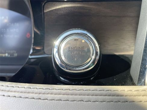 Used 2021 Lincoln Corsair Reserve w/ Equipment Group 201A image 17