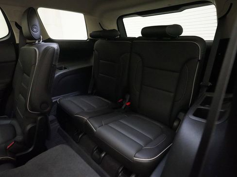 Used 2018 GMC Acadia Denali w/ Technology Package AWD/4WD image 17