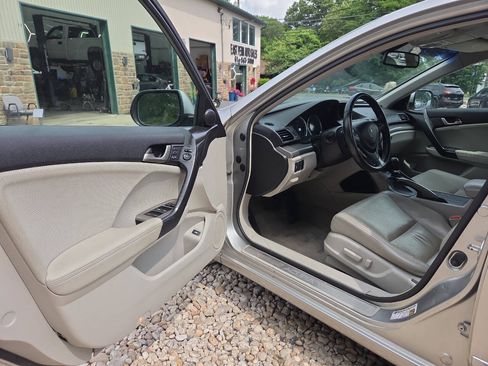 Used 2010 Acura TSX V6 Sedan FWD image 17