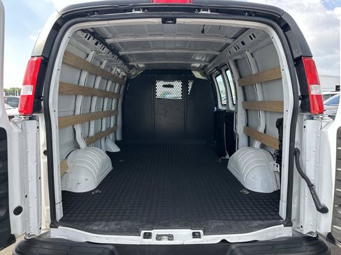 Certified 2025 GMC Savana 2500 w/ Driver Convenience Package RWD image 9