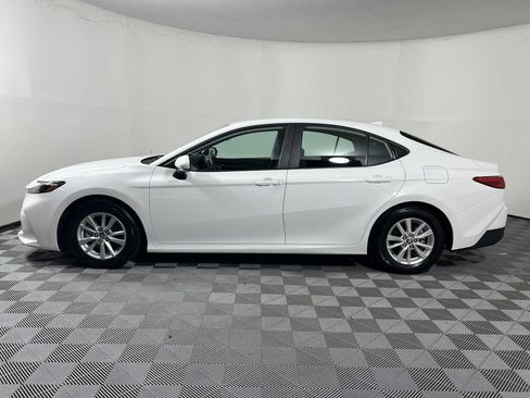 Used 2025 Toyota Camry LE FWD image 4