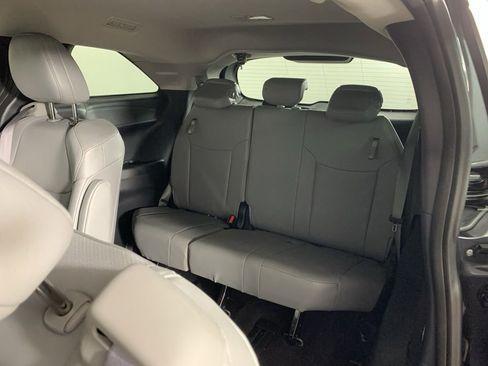 Used 2025 Toyota Sienna XLE w/ XLE Plus Package image 33