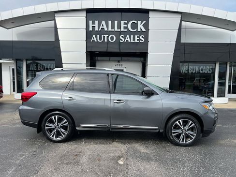 Used 2019 Nissan Pathfinder Platinum image 1