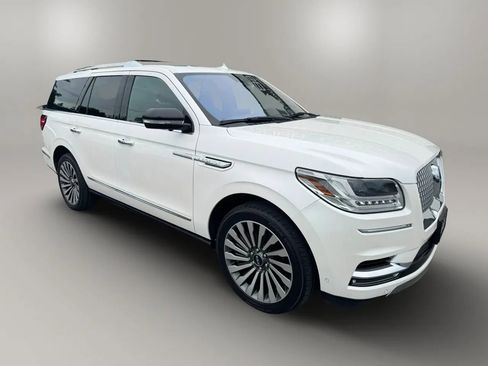 Used 2018 Lincoln Navigator Reserve w/ Technology Package AWD/4WD image 5