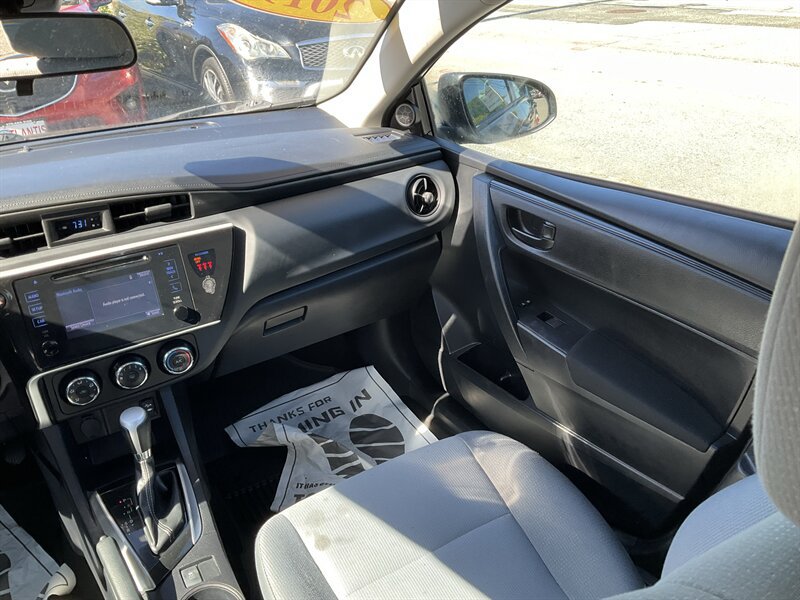 Used 2019 Toyota Corolla L FWD image 18
