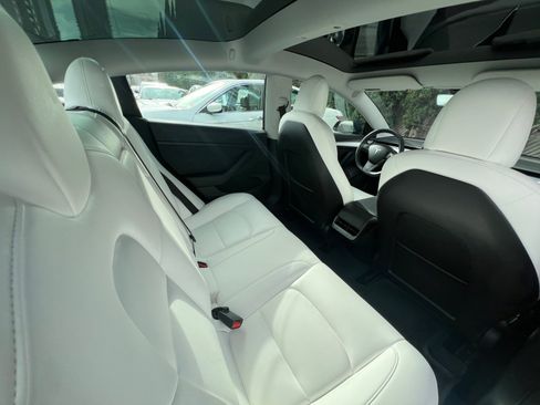Used 2021 Tesla Model 3 Standard Range Plus image 24