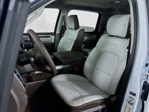 Used 2025 RAM 1500 Laramie RWD image 23