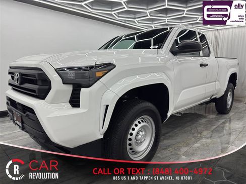 Used 2024 Toyota Tacoma SR RWD image 3