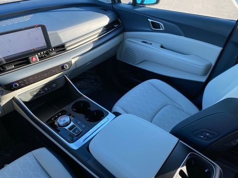 New 2026 Kia Carnival EX image 24