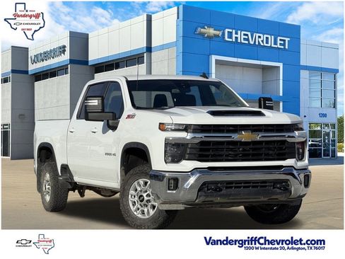 Used 2024 Chevrolet Silverado 2500 LT image 1