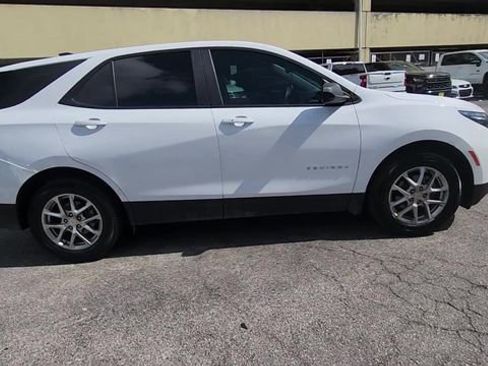 Used 2023 Chevrolet Equinox LS image 9