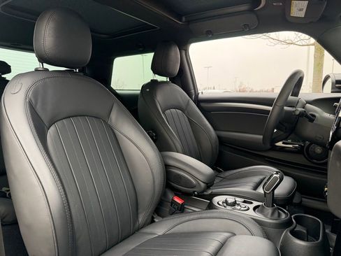 Certified 2023 MINI Cooper SE image 30