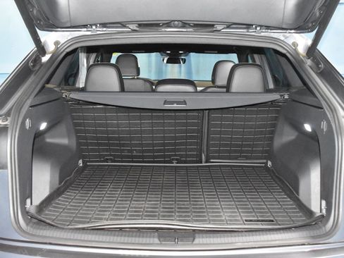 Used 2024 Volkswagen Atlas Cross Sport SE image 28