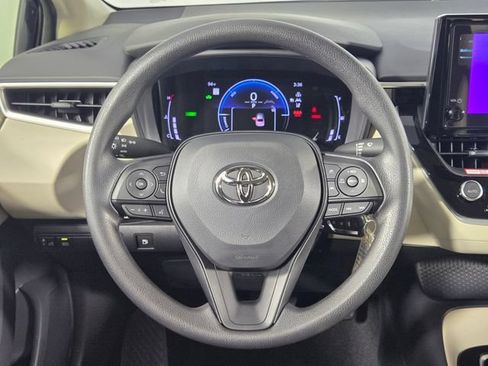 Used 2026 Toyota Corolla LE FWD image 21
