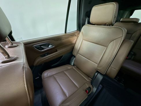 Used 2021 Chevrolet Tahoe High Country AWD/4WD image 12