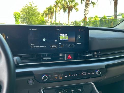 Used 2026 Kia Carnival FWD image 16