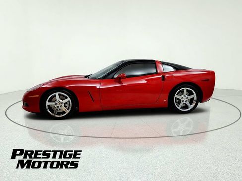 Used 2007 Chevrolet Corvette Coupe w/ Preferred Equipment Group RWD image 4