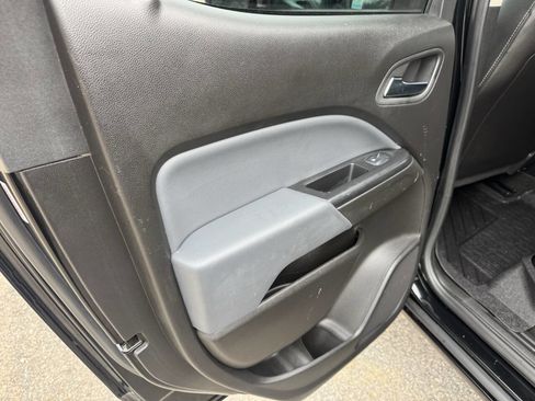 Used 2018 Chevrolet Colorado Z71 image 19