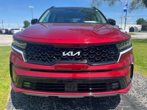 Used 2022 Kia Sorento EX w/ Panoramic Sunroof Package FWD image 3