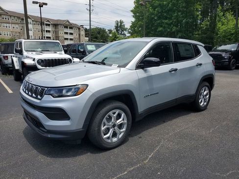 New 2025 Jeep Compass Sport image 3