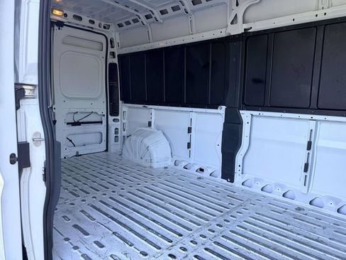 Used 2023 RAM ProMaster 2500 FWD image 11