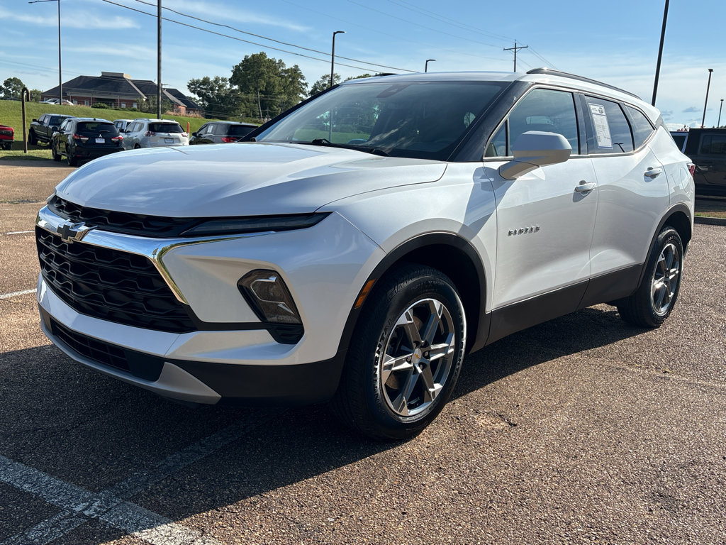 Used 2024 Chevrolet Blazer LT w/ Convenience Package FWD image 7