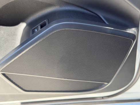 Used 2023 Audi Q5 2.0T Premium w/ Convenience Package image 16