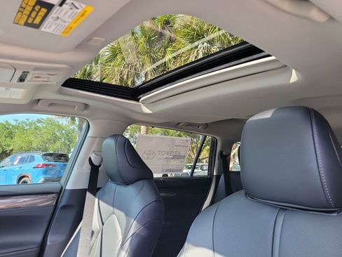 New 2026 Toyota Highlander Limited AWD/4WD image 20